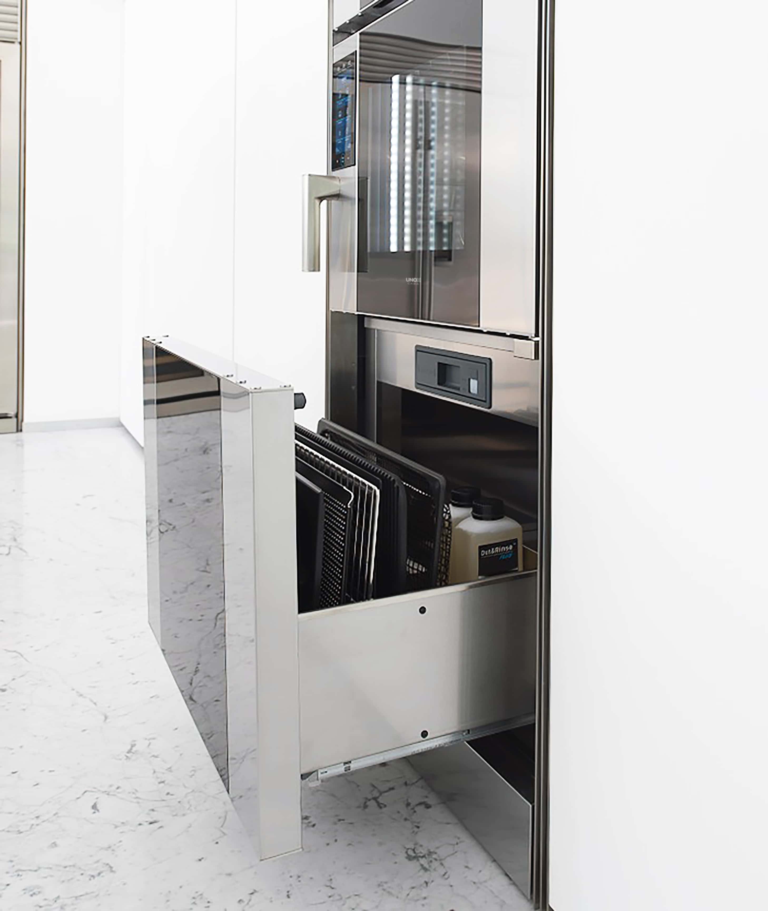 SuperOven Model 1 entegre aksesuar çekmecesi