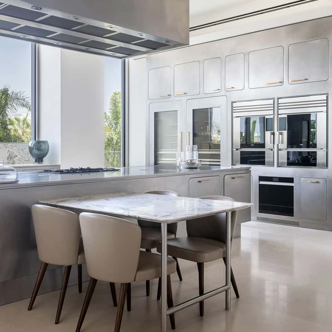 Unox Casa SuperOven Model 1 – Paslanmaz çelik kaplamalı lüks çift hazneli akıllı fırın, üst düzey konut mutfakları için en iyi tercihtir.
